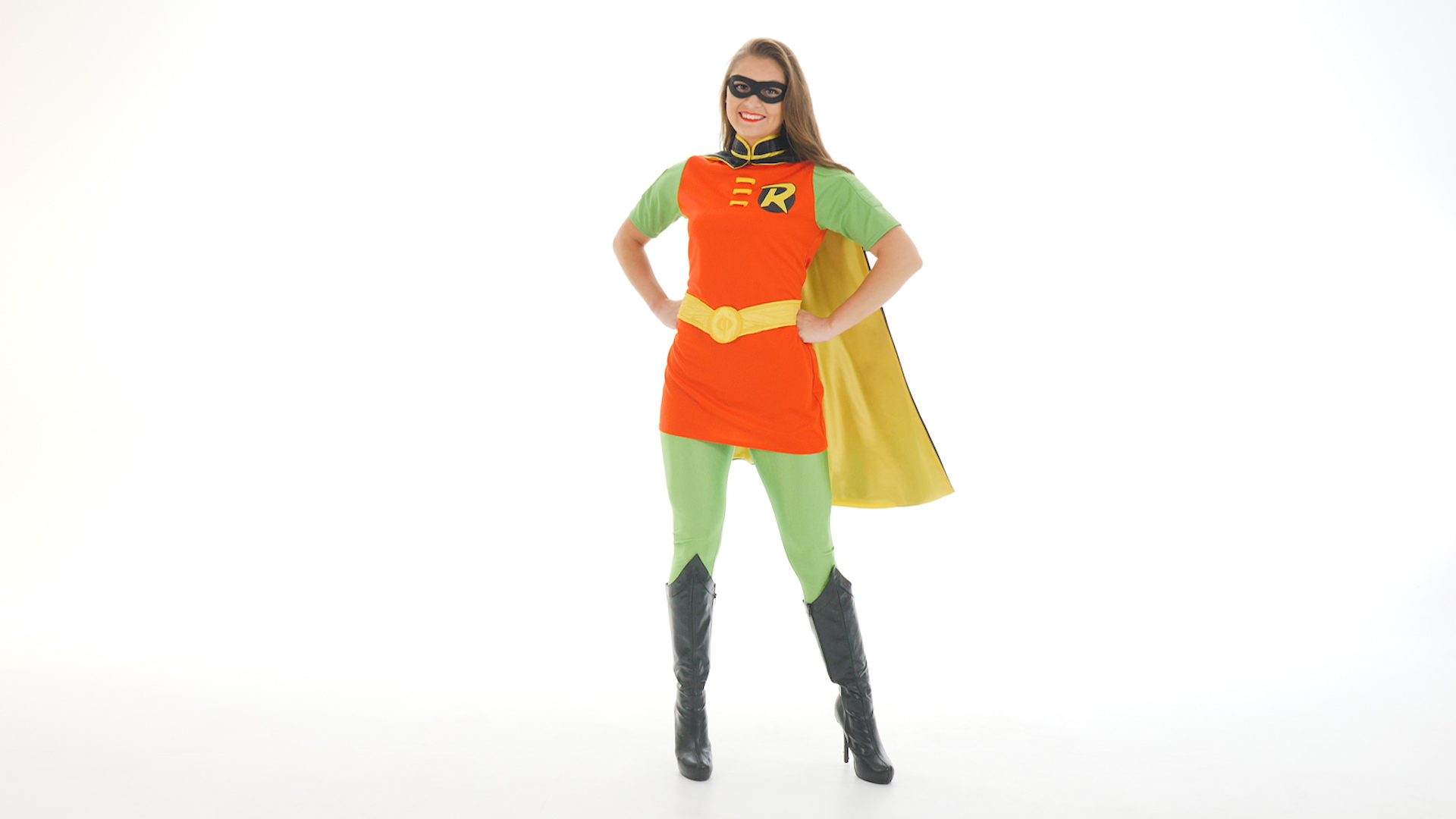 Grab Batman or go out on your own in this DC women's Robin costume based on the classic superhero character.